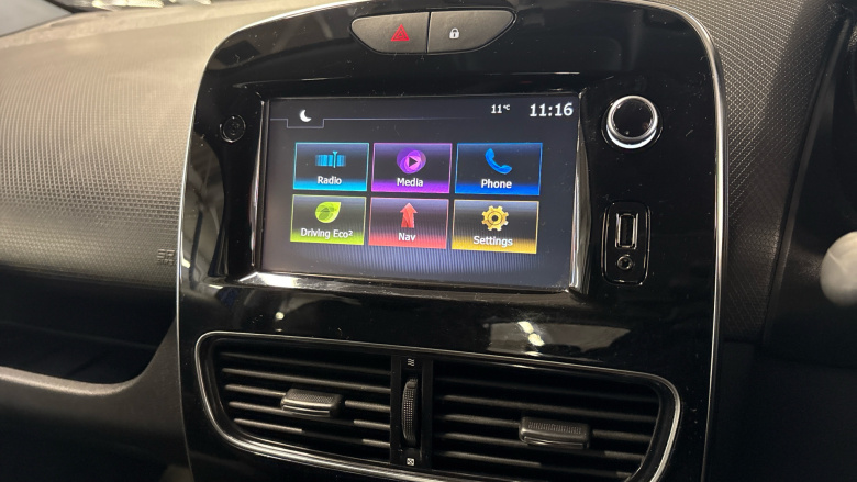 Renault Clio 1.2 TCE Dynamique Nav 5dr Petrol Hatchback